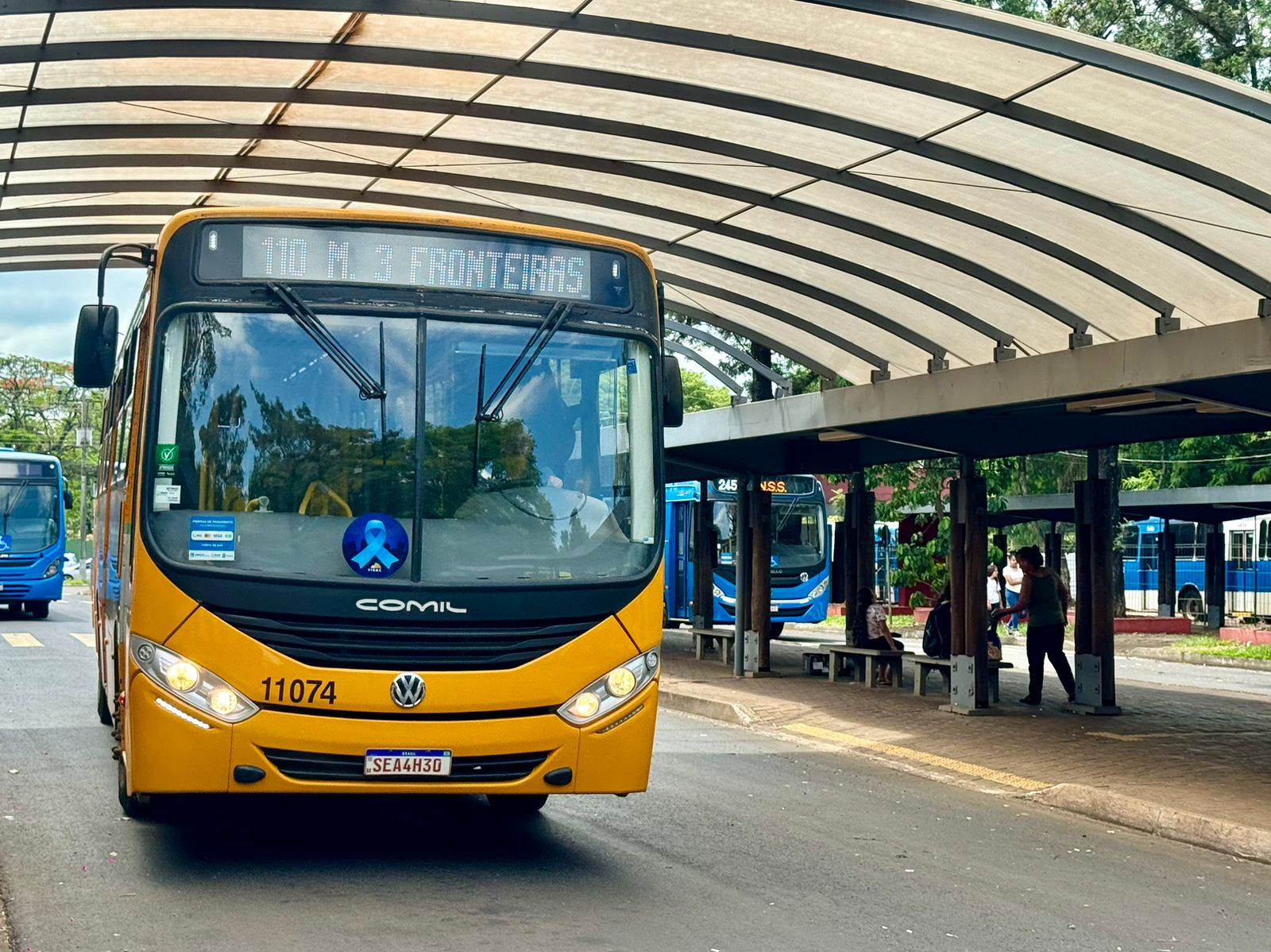 Adesivos nos Ônibus da VISAC alertam sobre o Novembro Azul