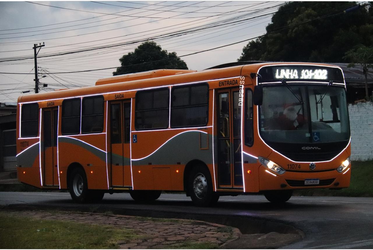 Ônibus do Papai Noel da VISAC começa a circular por Foz nesta segunda-feira (2)